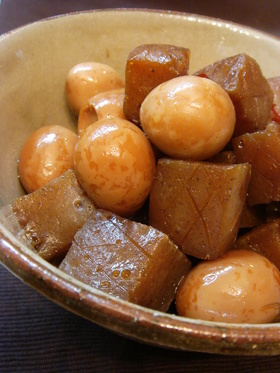 こんにゃくとうずらたまごのピリ辛煮
